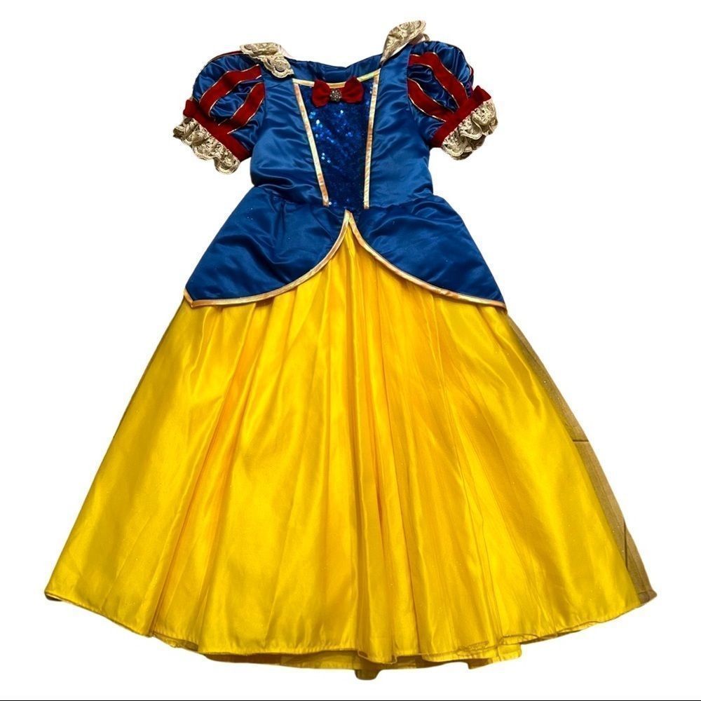 A6 Disney Snow White Deluxe Dress in 9/10